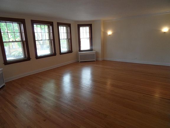 3rd image of 6240 N Talman Ave #2