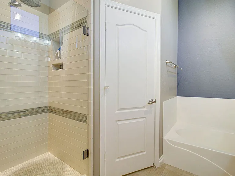 1833 W Periwinkle Way — Photo 27