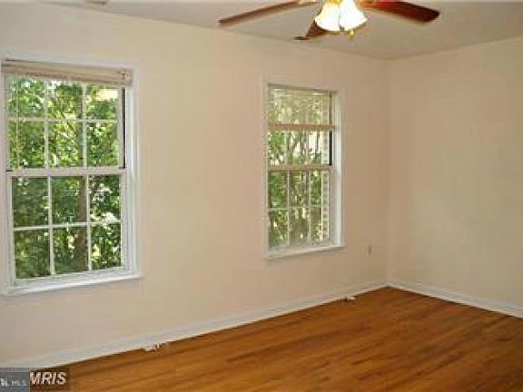 5th image of 216 Waterford Ln