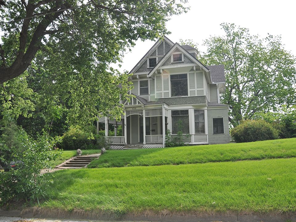 1st image of 420 N 8th St