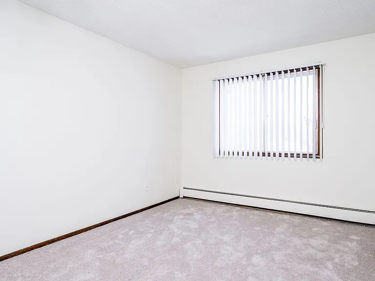 Nicollet Woods Apartments — Photo 17