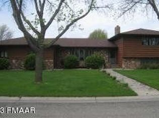 605 10th St SE, Barnesville, MN 56514