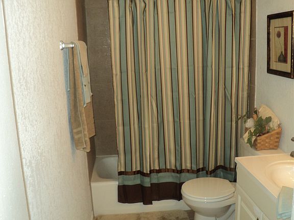 Upgraded Bathrooms w/Ceramic Tile