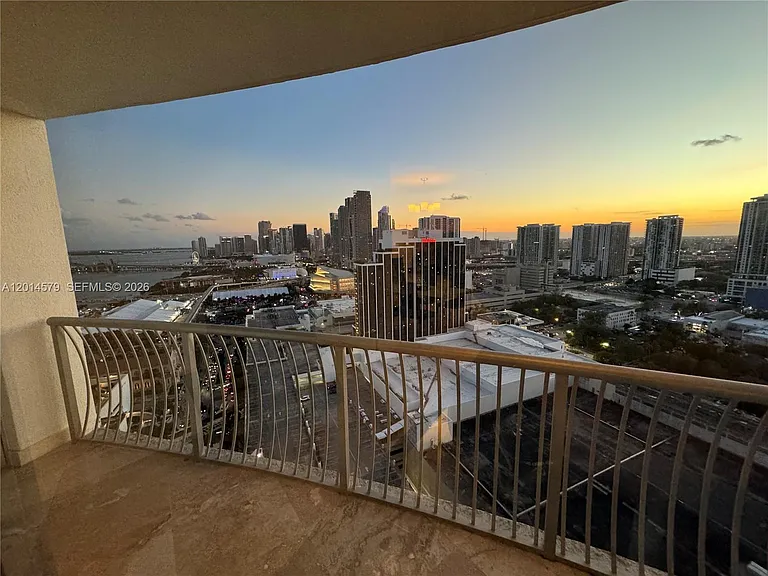 1750 N Bayshore Dr #3114 — Photo 8
