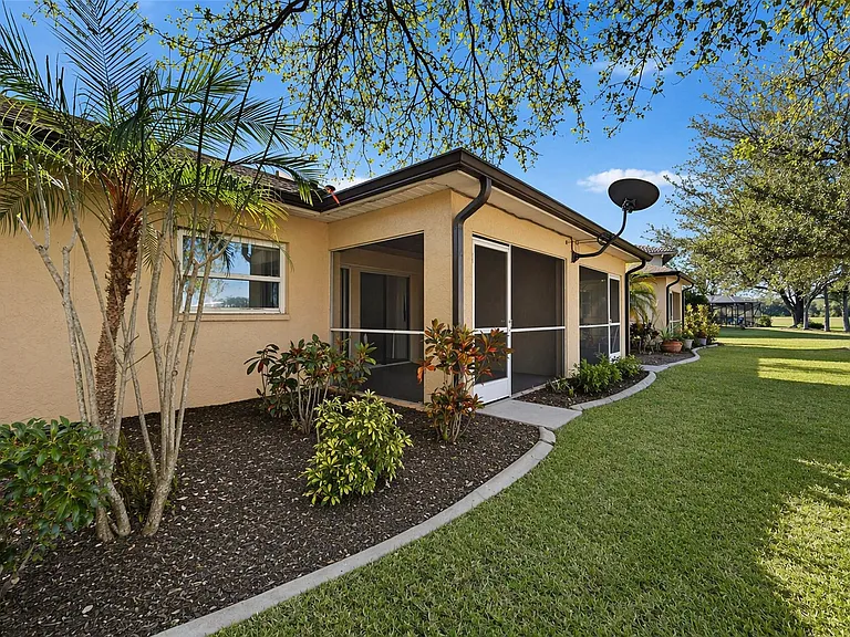 1203 Saxony Cir #A — Photo 16