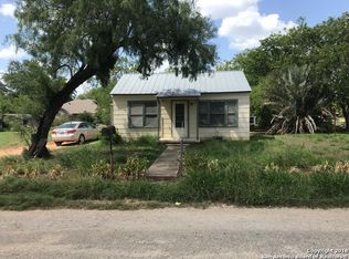 513 E Rio Grande St, Pearsall, TX 78061