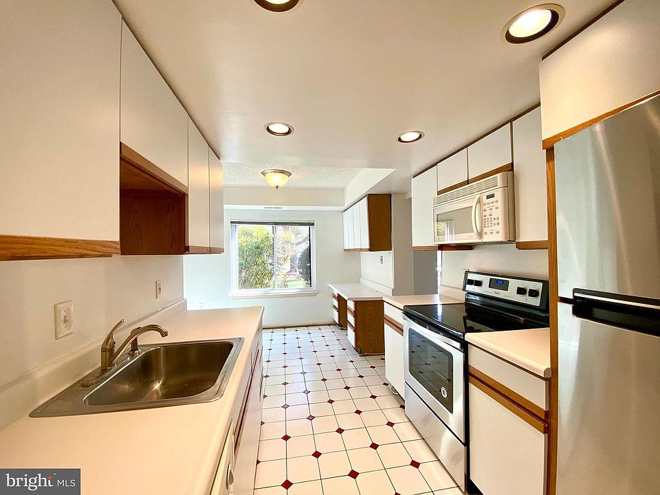 1st image of 10218 Bushman Dr APT 104