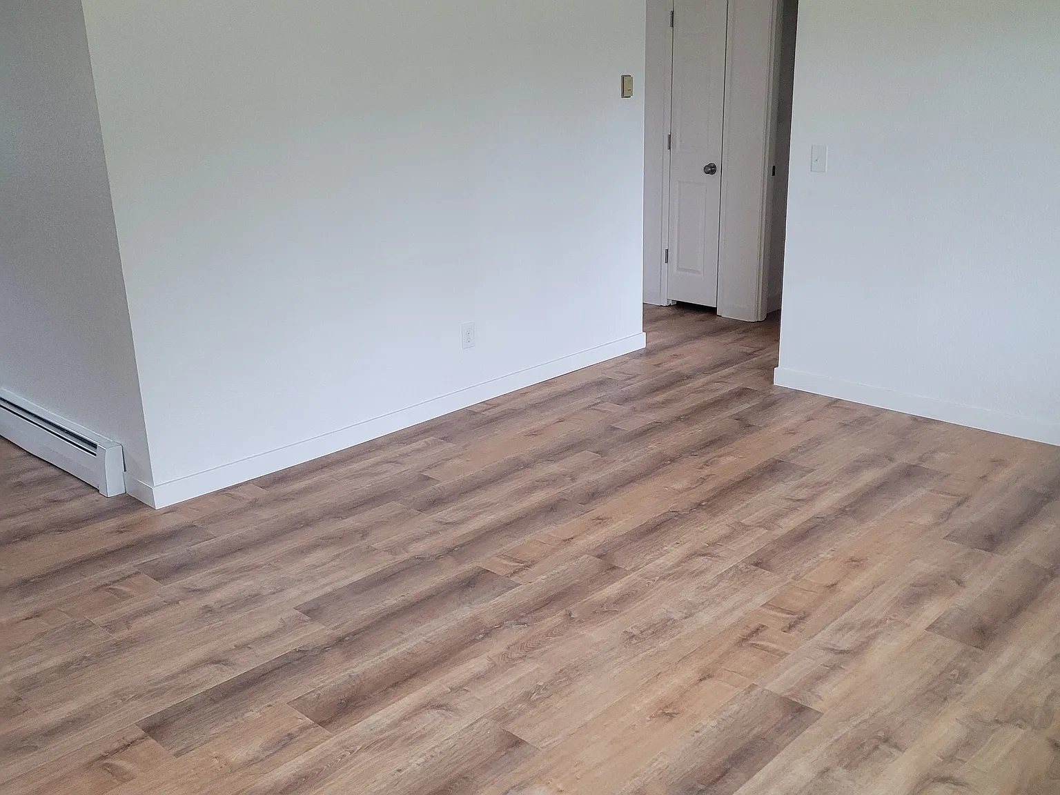 3 bed, $1,430 — Photo 3