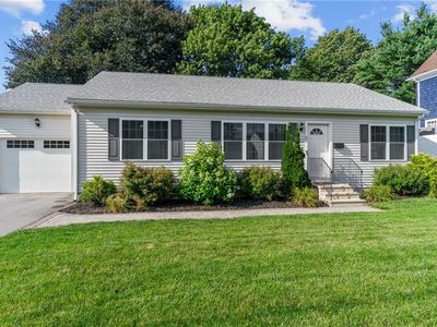 21 Charles St, Cranston, RI, 02920