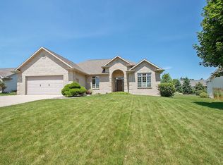 5492 W Serenity Ct, Appleton, WI 54914