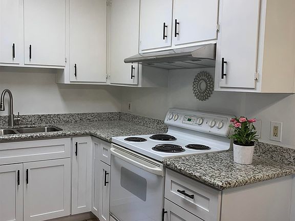 2nd image of 680 Fargo Ave APT 13