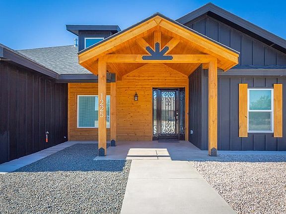 4th image of 1225 Karabella Way
