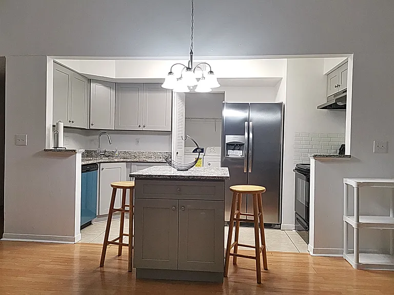 2601 SW Archer Rd #G327 — Photo 5