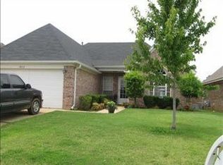3832 Conrail Cir, Horn Lake, MS 38637