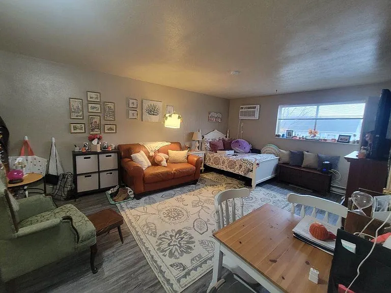 Harbor House — Photo 12