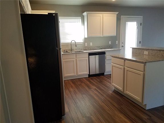 5th image of 2794 W Auburn Dr