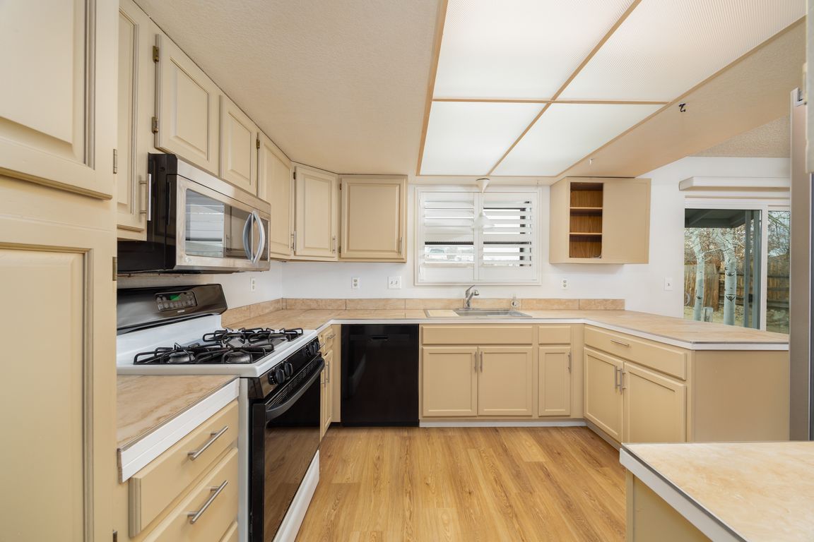 next background image