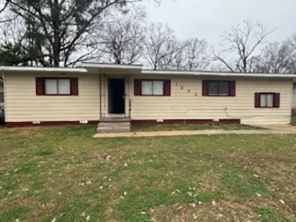 1652 Kentwood Dr