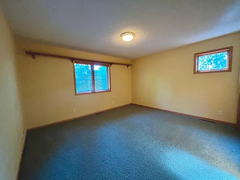 1701 Pheasant Run — Photo 18