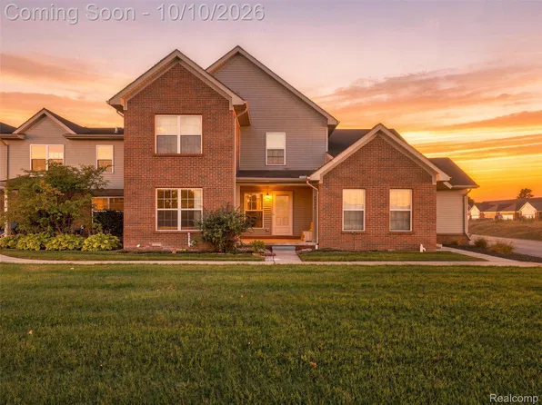 48728 Chester Ct, Chesterfield, MI 48047