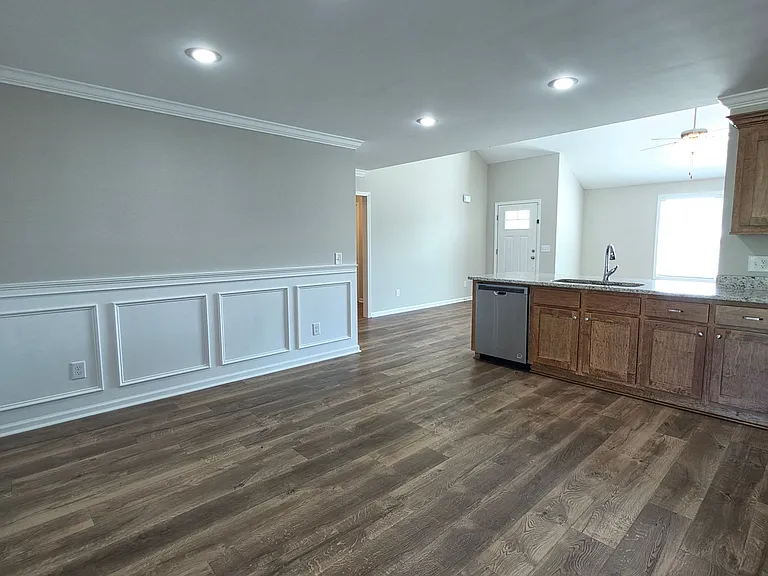 588 Brushwood Dr — Photo 9