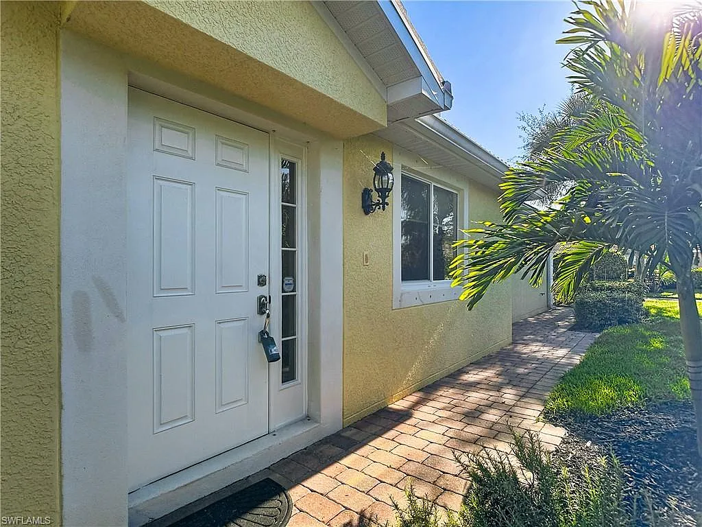 2 bed, 2.0 bath, 1554 sqft, $4,200 — Photo 3
