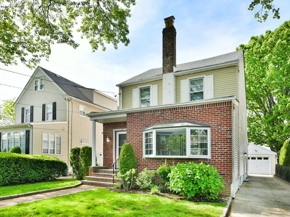 6 York Place, Williston Park, NY 11596