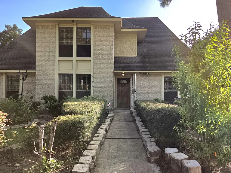 8826 Heatherly Dr — Photo 2