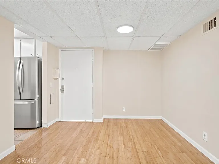 15425 Sherman Way #101 — Photo 7