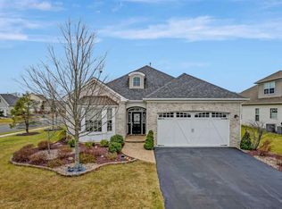 27 E Bosworth Blvd, Farmingdale, NJ 07727
