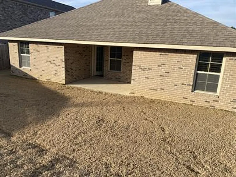 2413 Bell Manor Dr SW — Photo 2