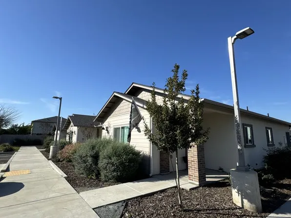 518 S Summit St, Visalia, CA