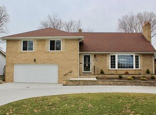 1975 Wagar Rd, Rocky River, OH 44116