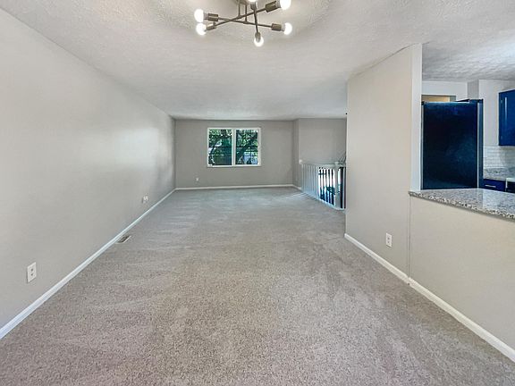 4th image of 2614 Club House Dr