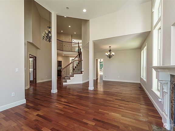 4th image of 704 W S Street
