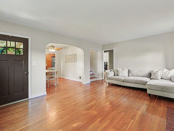 3rd image of 11 Lyndale Rd