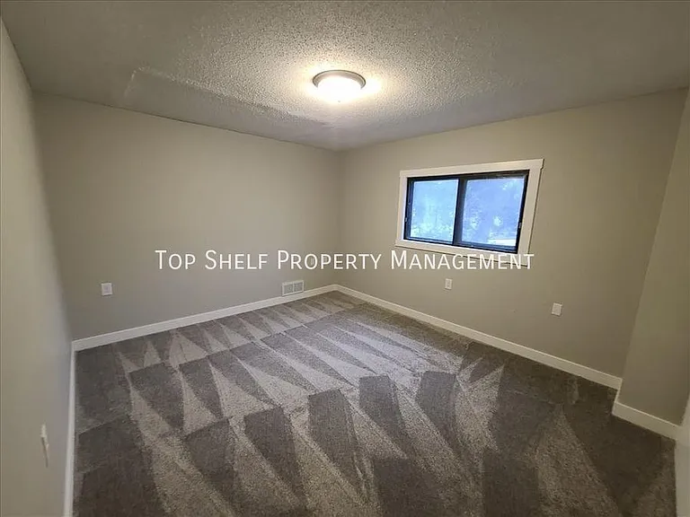 1322 Williams St — Photo 5