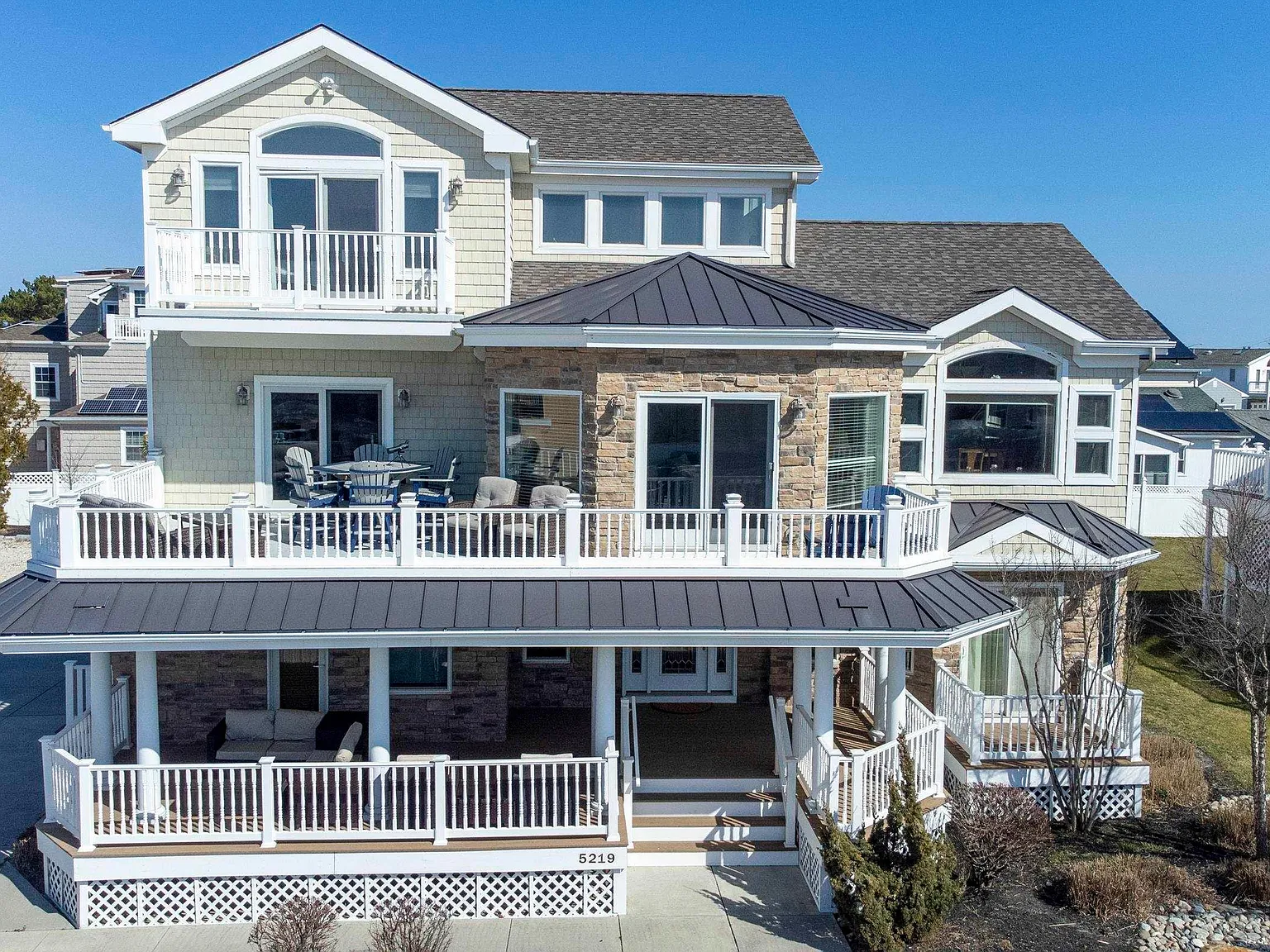 5 bed, 4.5 bath, $7,500 — Photo 1