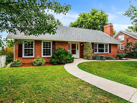 2nd image of 103 Deepwood Dr