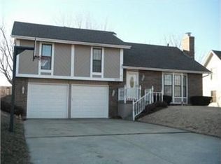 2212 N Salem Dr, Independence, MO 64058