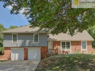5755 Richards Cir, Shawnee, KS 66216