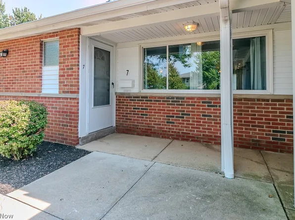 25600 Country Club Blvd Unit 7, North Olmsted, OH 44070