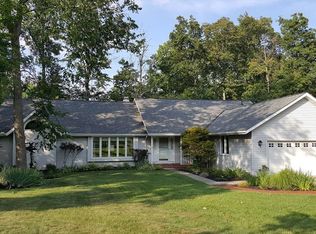 3190 Sweetwater Dr, Brecksville, OH 44141