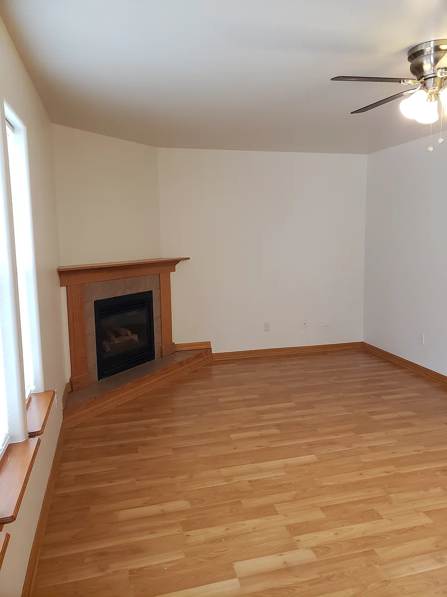 Livingroom - 1248 7th Ave W