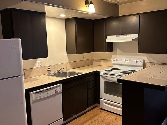 2nd image of 2460 SW Pickford St #4