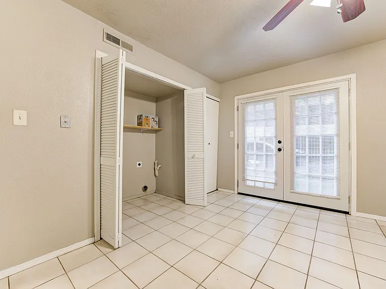 631 Welston Cir #631 — Photo 14