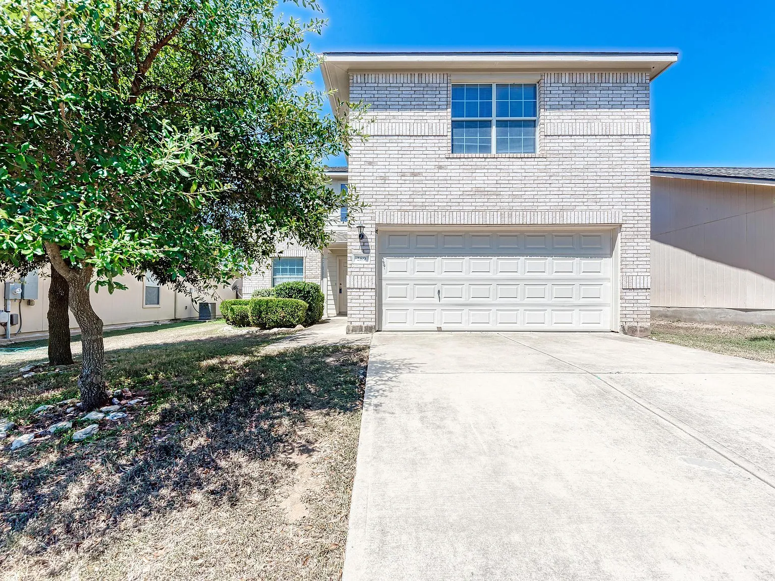 4 bed, 2.5 bath, 2364 sqft, $2,150 — Photo 1