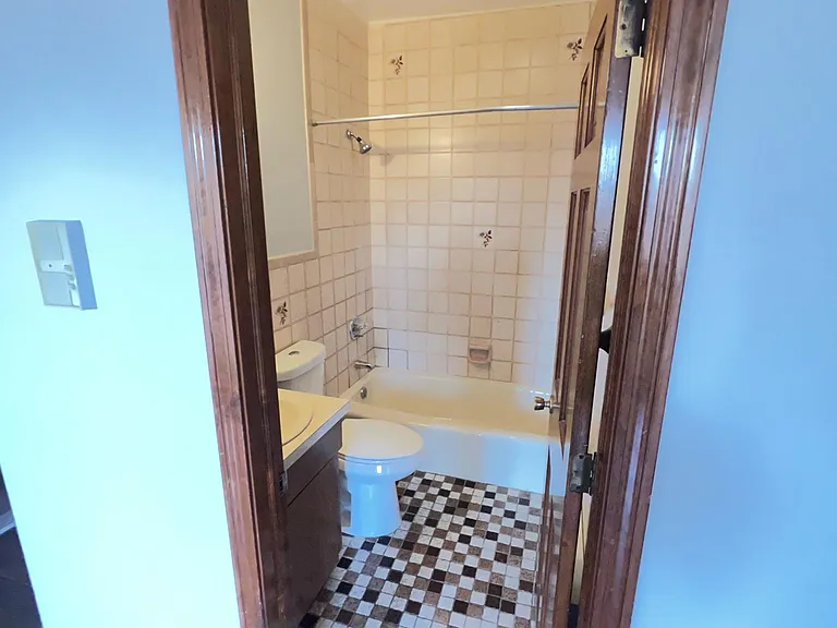 290 Maple Ave #2F — Photo 11