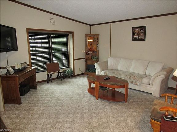 2nd image of 340 Ashwood Dr