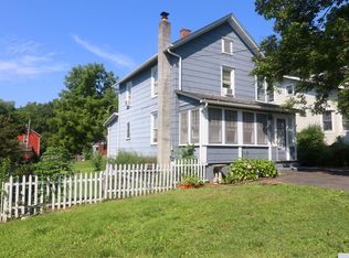 22 Maple St, Cementon, NY 12414